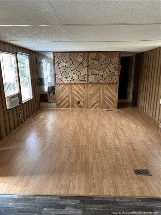 1728 Strickland Bridge Rd in Fayetteville, NC - Building Photo
