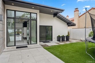48 Drakes Bay Dr in Newport Beach, CA - Building Photo - Building Photo