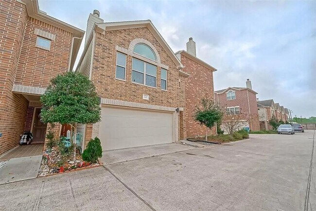 3604 Main Plaza Dr in Houston, TX - Building Photo - Building Photo