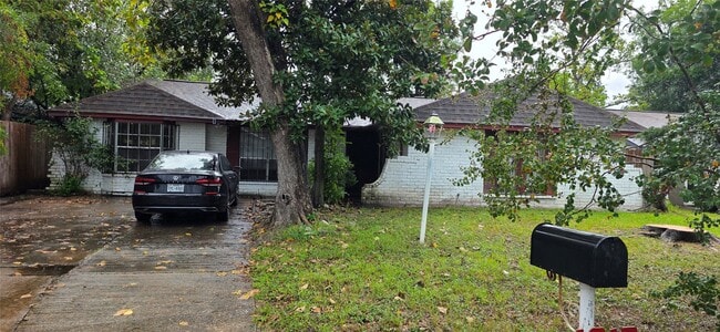 property at 1018 Forestburg Dr