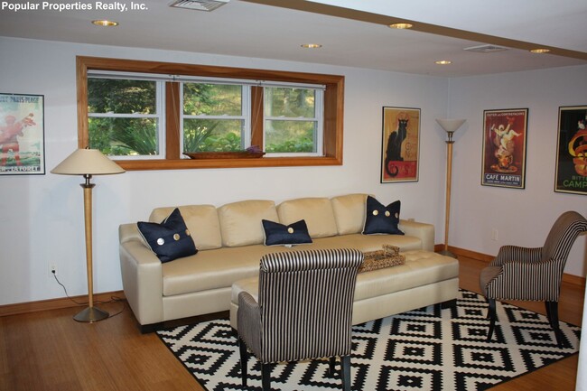 80 York Ter in Brookline, MA - Building Photo - Building Photo