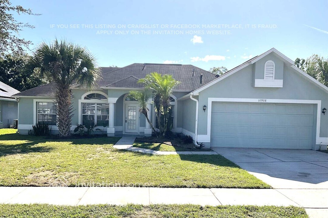 10908 Dearden Cir in Orlando, FL - Building Photo