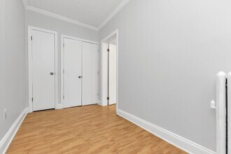 96 Christopher St, Unit 4R in New York, NY - Building Photo - Building Photo