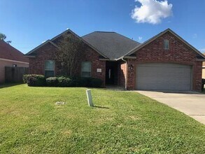 118 S 9th St in Nederland, TX - Building Photo - Building Photo