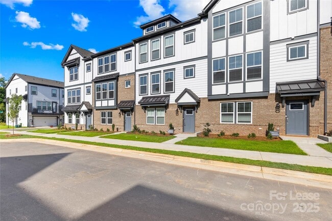 3240 Stelfox St in Charlotte, NC - Building Photo - Building Photo