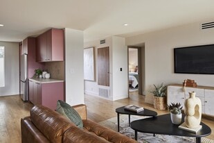 Desora in Los Angeles, CA - Building Photo