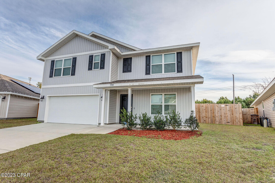 3980 Silver Spur Rd in Callaway, FL - Foto de edificio