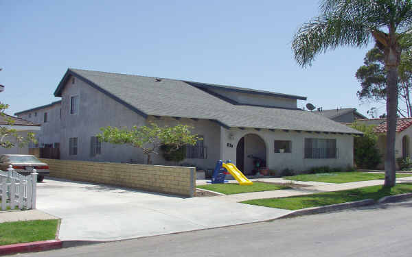 830 Belmont Ave in Long Beach, CA - Foto de edificio - Building Photo