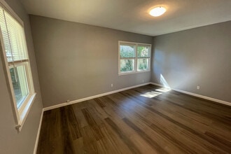 2102 W 28th St in Vancouver, WA - Building Photo - Building Photo