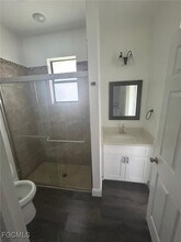 1201 NE 18th Pl in Cape Coral, FL - Foto de edificio - Building Photo