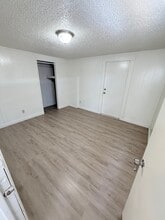 215 Weeks Rd in Cleburne, TX - Building Photo - Building Photo