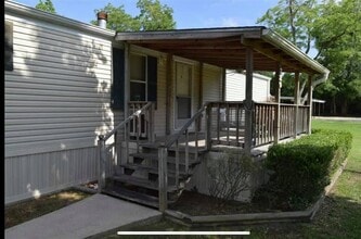 320 Stewart St in Kountze, TX - Building Photo - Building Photo