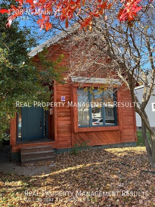 1208 N Main St in Evansville, IN - Building Photo