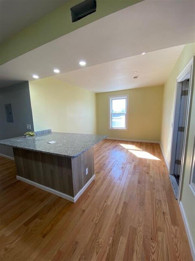 289 Windsor St, Unit 1 in Cambridge, MA - Building Photo - Building Photo