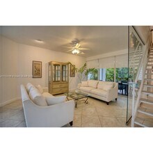 2200 Lincoln Ave in Miami, FL - Building Photo - Building Photo