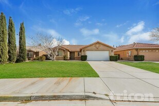 13229 Great Falls Ave in Victorville, CA - Building Photo