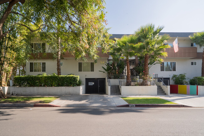 550 N Orlando Ave, Unit 205 in West Hollywood, CA - Foto de edificio - Building Photo