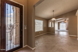 10964 Northview Dr in El Paso, TX - Building Photo - Building Photo