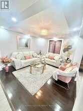 48 McCandless Ct in Milton, ON - Building Photo - Building Photo