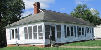 809 W C St in Kannapolis, NC - Building Photo