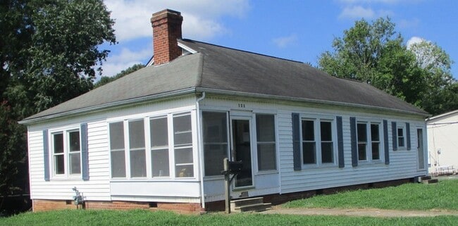 property at 809 W C St
