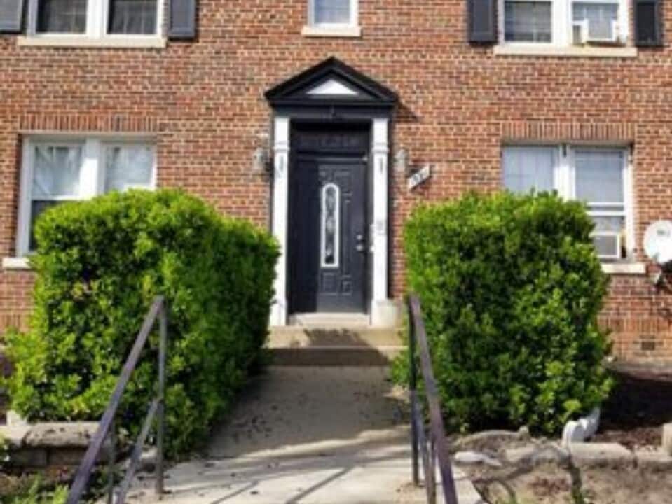 1826 C St SE, Unit 1 in Washington, DC - Foto de edificio