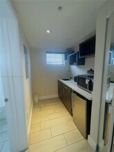 7310 Harding Ave in Miami Beach, FL - Foto de edificio - Building Photo