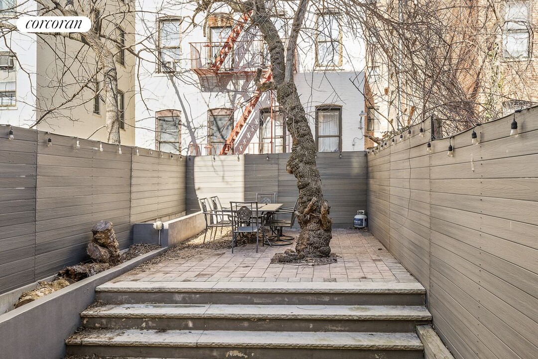 557 W 159th St in New York, NY - Building Photo