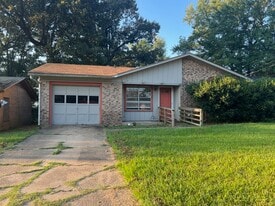 309 Hickerson Ave in Wake Village, TX - Building Photo