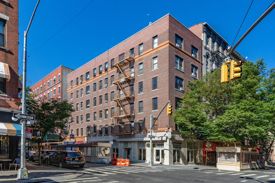 188 Bleecker St in New York, NY - Building Photo