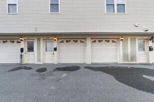16 Downer Ct, Unit 1 in Boston, MA - Building Photo
