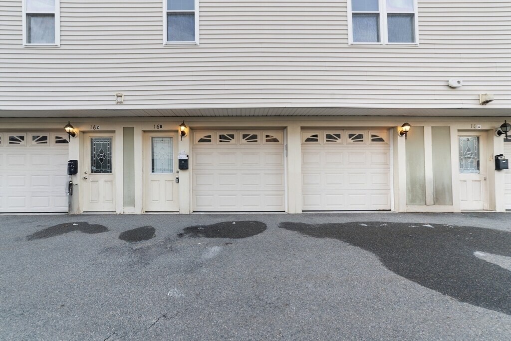 16 Downer Ct, Unit 1 in Boston, MA - Building Photo