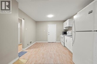 722 Dougall Ave in Windsor, ON - Building Photo - Building Photo