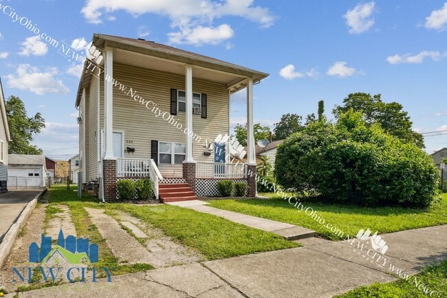 property at 940-942-942 Leona Ave