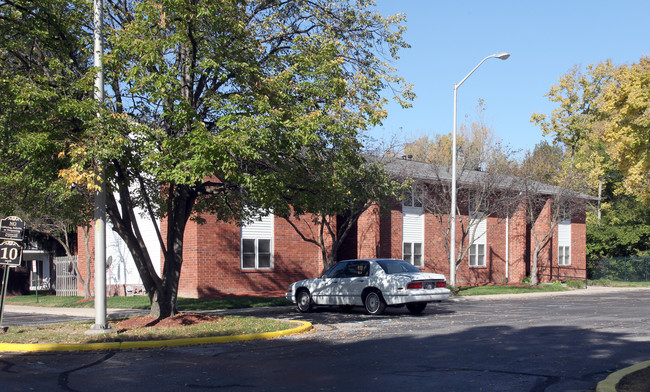 Foxhill Manor Cooperative in Indianapolis, IN - Foto de edificio - Building Photo