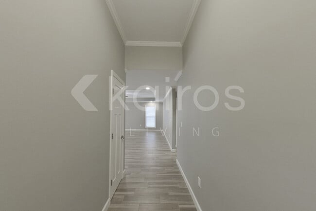 141 Old Orchard Rd in Florence, AL - Foto de edificio - Building Photo