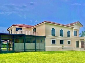 3301 SW 139th Ave in Miramar, FL - Building Photo - Building Photo