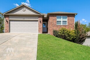 2001 Honeycomb St in Sherwood, AR - Building Photo