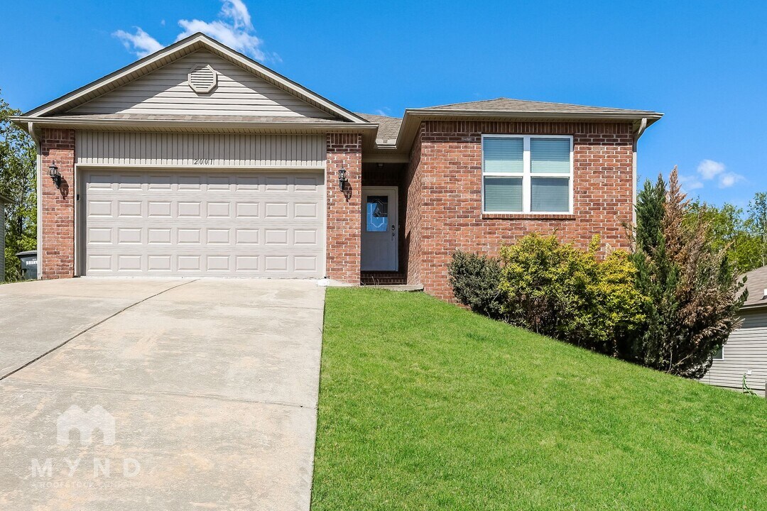 2001 Honeycomb St in Sherwood, AR - Foto de edificio