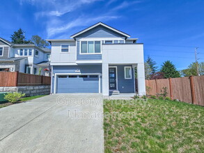 2011 228th Pl SW in Bothell, WA - Building Photo - Building Photo