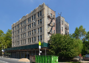 1490 Crotona Park E in Bronx, NY - Building Photo - Building Photo