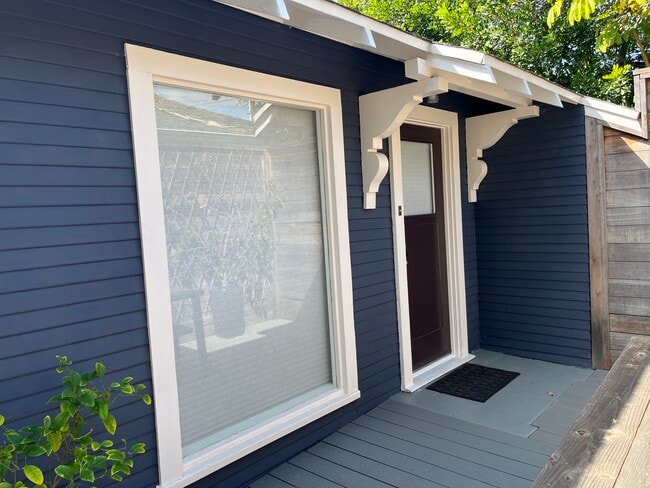 property at 7022 De Longpre Ave