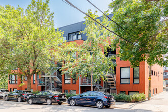 743 Saint-Rémi Rue in Montréal, QC - Building Photo - Building Photo