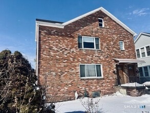 1567 Main St in East Hartford, CT - Building Photo - Building Photo