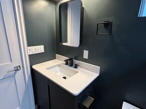 2719 Alta St, Unit #B in Los Angeles, CA - Foto de edificio - Building Photo