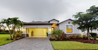 15888 Honeysuckle St in Port Charlotte, FL - Building Photo
