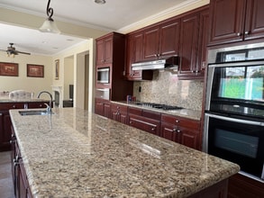 13652 Perry Ann Cir in Corona, CA - Building Photo - Building Photo