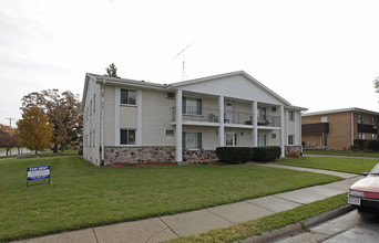 105 Cummings St in Delavan, WI - Foto de edificio - Building Photo