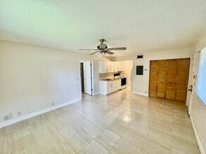 2074 NW 43 Terrace in Lauderhill, FL - Building Photo - Building Photo