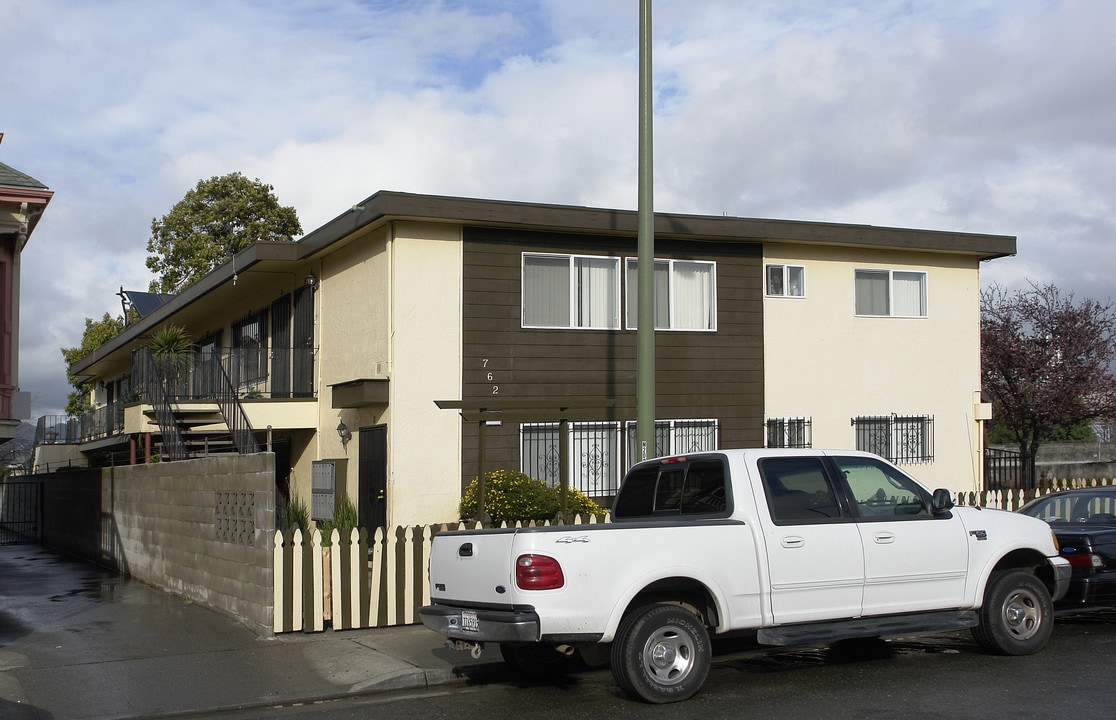 762 15th St in Oakland, CA - Foto de edificio